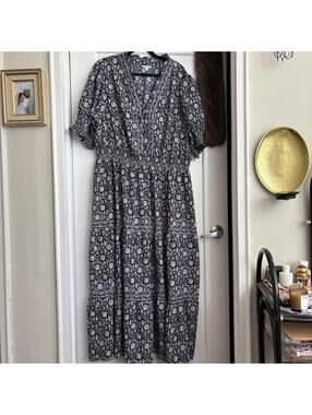 MAX STUDIO LONDON DRESS - NAVY BLUE WITH LOTUS FLOWERS